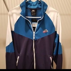 Nike Loose Fit Windrunner Jacket "NEW"